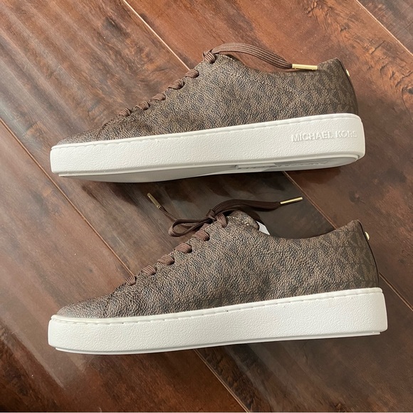 *NIB* Michael Kors Women's Keaton Logo Sneakers - Picture 6 of 9